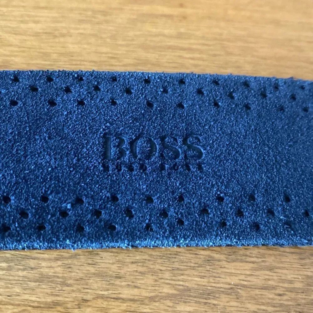 Hugo Boss suede belt - Picture 6 of 10